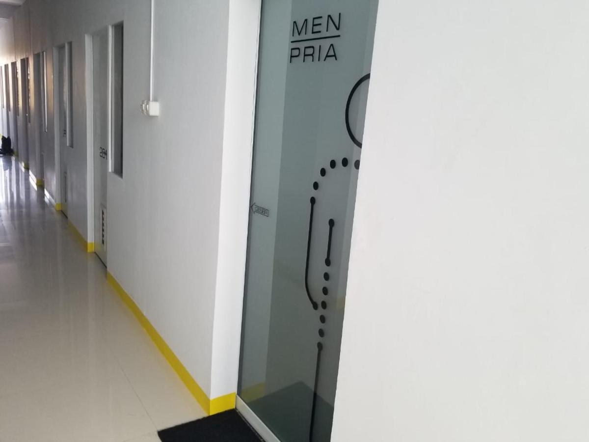 Aur Kuning Hostel Syariah Букиттинги Экстерьер фото