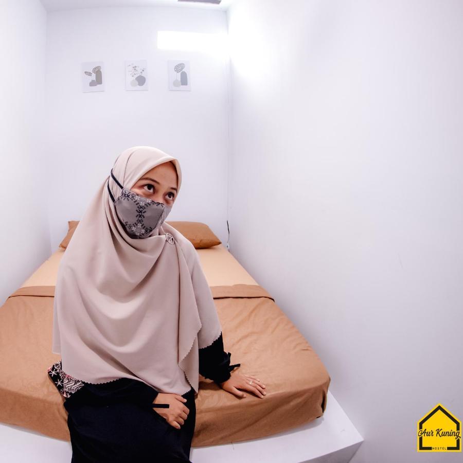 Aur Kuning Hostel Syariah Букиттинги Экстерьер фото