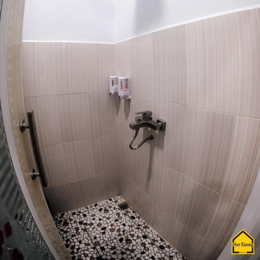 Aur Kuning Hostel Syariah Букиттинги Экстерьер фото