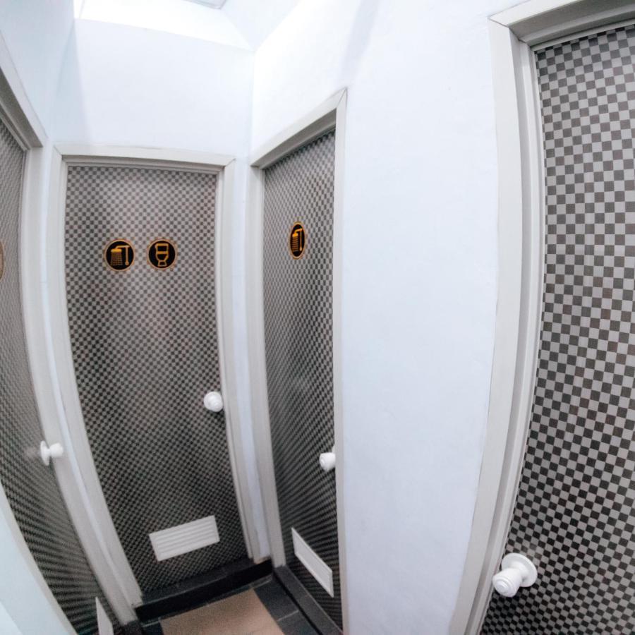 Aur Kuning Hostel Syariah Букиттинги Экстерьер фото