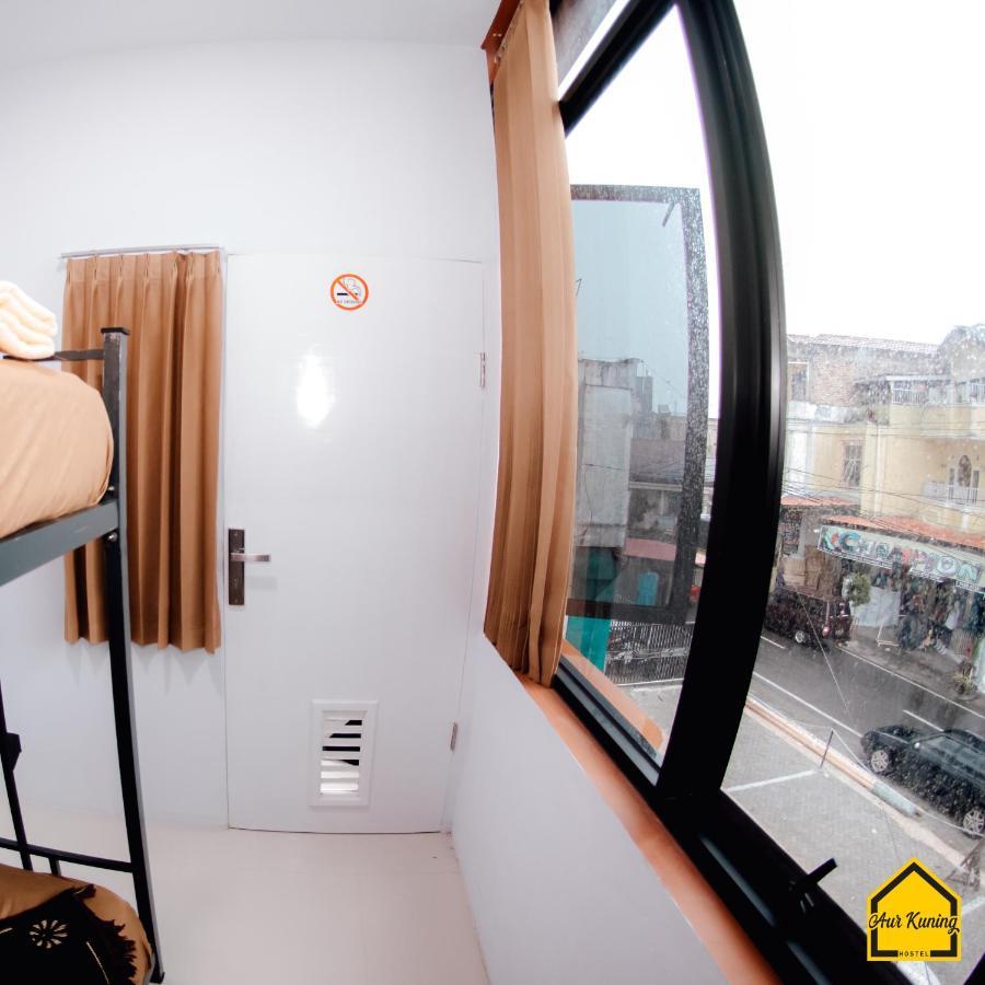 Aur Kuning Hostel Syariah Букиттинги Экстерьер фото