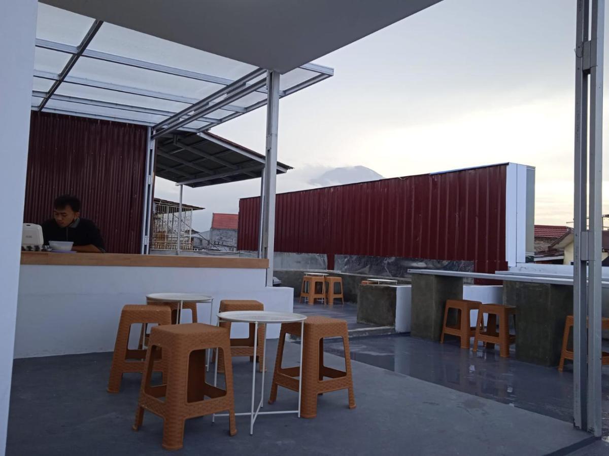 Aur Kuning Hostel Syariah Букиттинги Экстерьер фото
