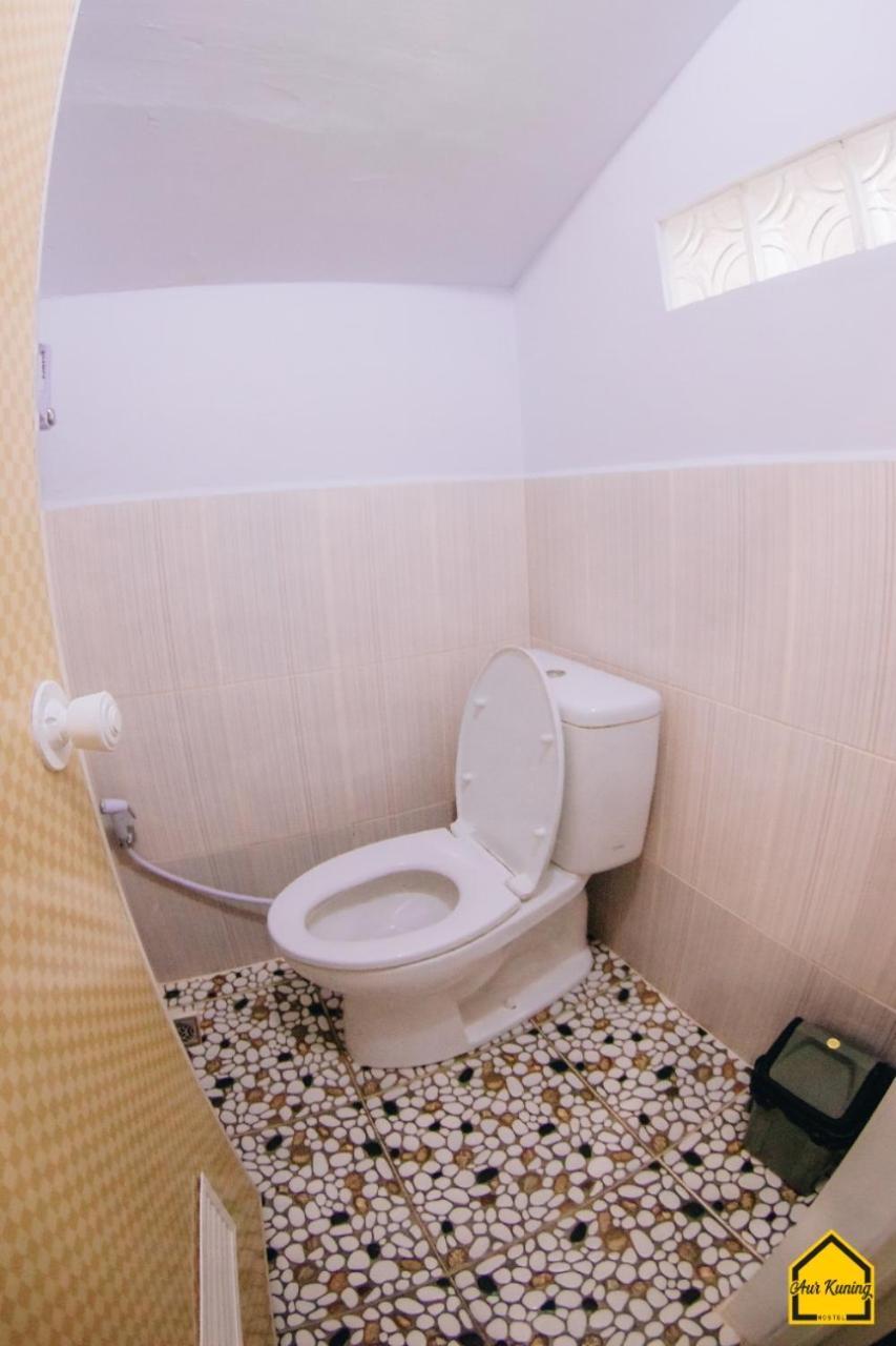 Aur Kuning Hostel Syariah Букиттинги Экстерьер фото
